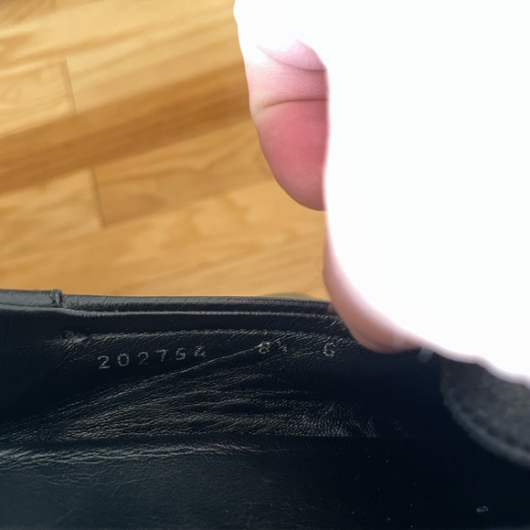 Gucci Hysteria Crest Loafers - Picture 4 of 7